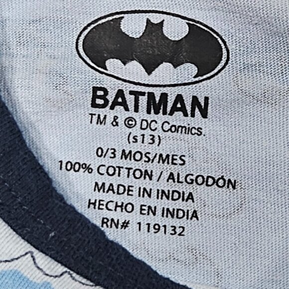 DC Comics Batman Baby Bodysuit & Hat Lot 0-3M Gray Blue Logo - Picture 7 of 8